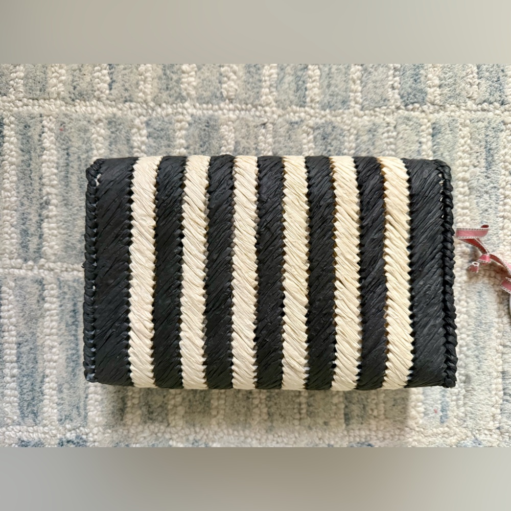 NWT BTB Black & Cream Striped Clutch - Picture 2 of 4